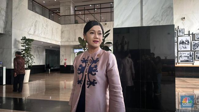 Friderica Widyasari Di Tetapkan OJK Sebagai Pelaksana Tugas Pimpinan
