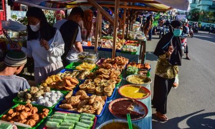 Berburu Takjil Puasa Tradisi Ramadan Yang Selalu Dinanti