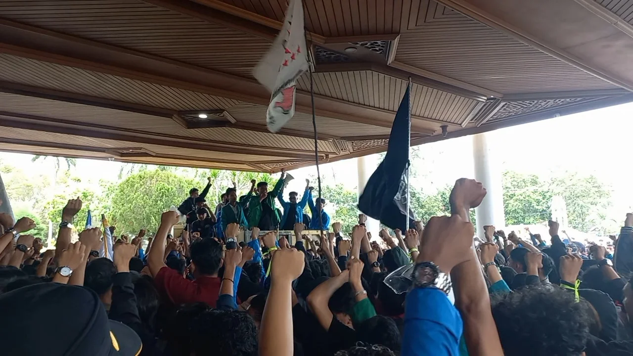 Demo Medan Memanas: Mahasiswa Tuntut Perubahan Pemerintah