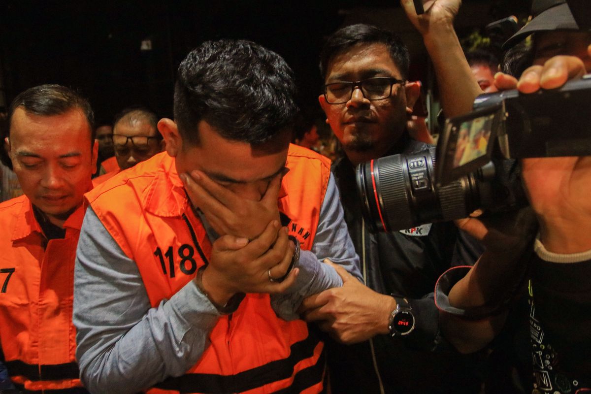 Fenomena Korupsi : Akar Masalah Dan Solusi Jangka Panjang