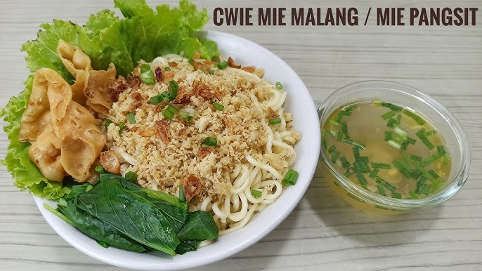 Mie Pangsit: Asal Usul, Jenis, Dan Cara Menikmatinya