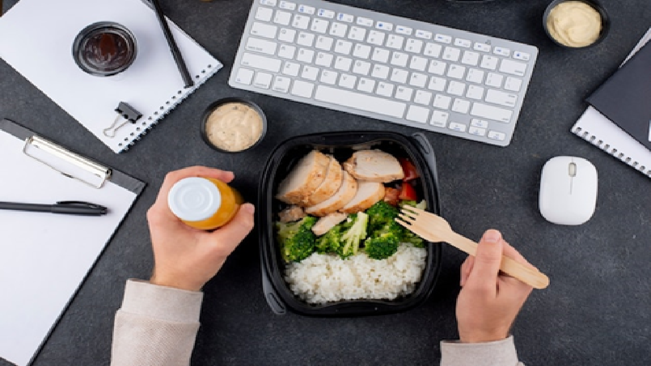 Cara Menjaga Pola Makan Sehat Di Tengah Kesibukan
