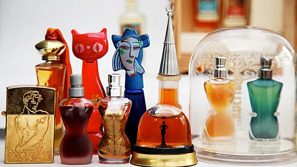 Industri Parfum: Proses Kreatif Menghasilkan Aroma Berkarakter